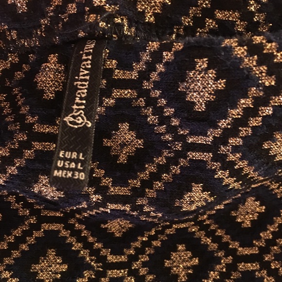 Blue & gold European brand pencil skirt. - Picture 3 of 4